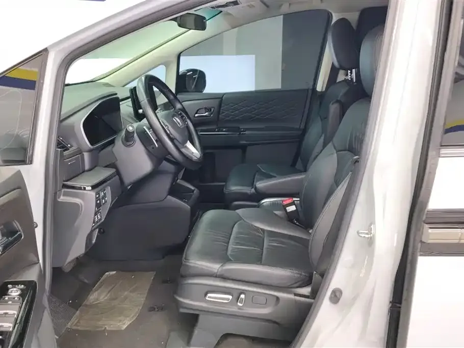 Honda Elysion 2024 из CN, фото 7