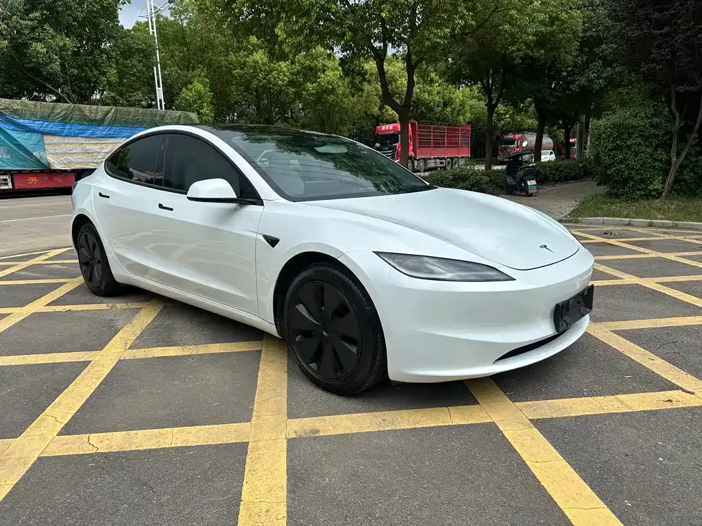 Tesla Model 3 — фото 6