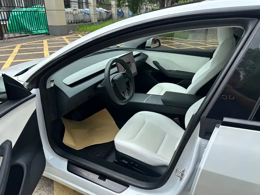 Tesla Model 3 — фото 2