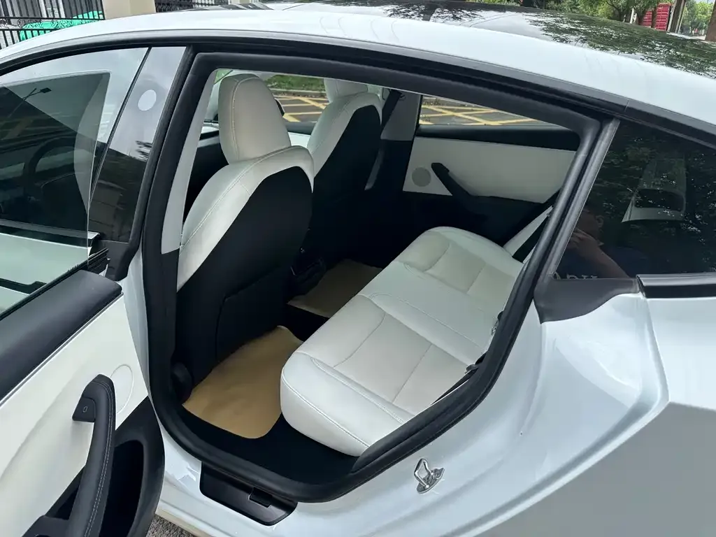 Tesla Model 3 — фото 3