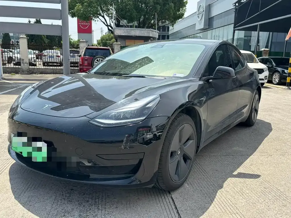 Tesla Model 3 — фото 1