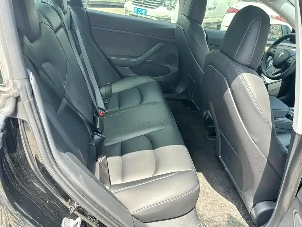 Tesla Model 3 — фото 7
