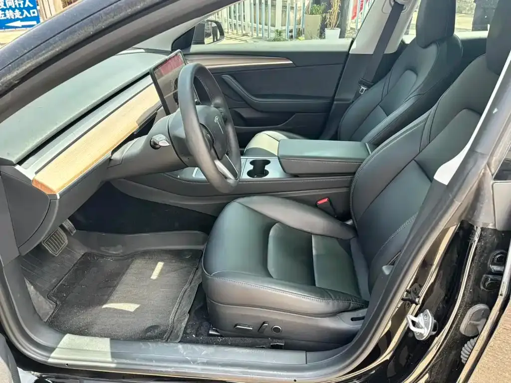 Tesla Model 3 — фото 5