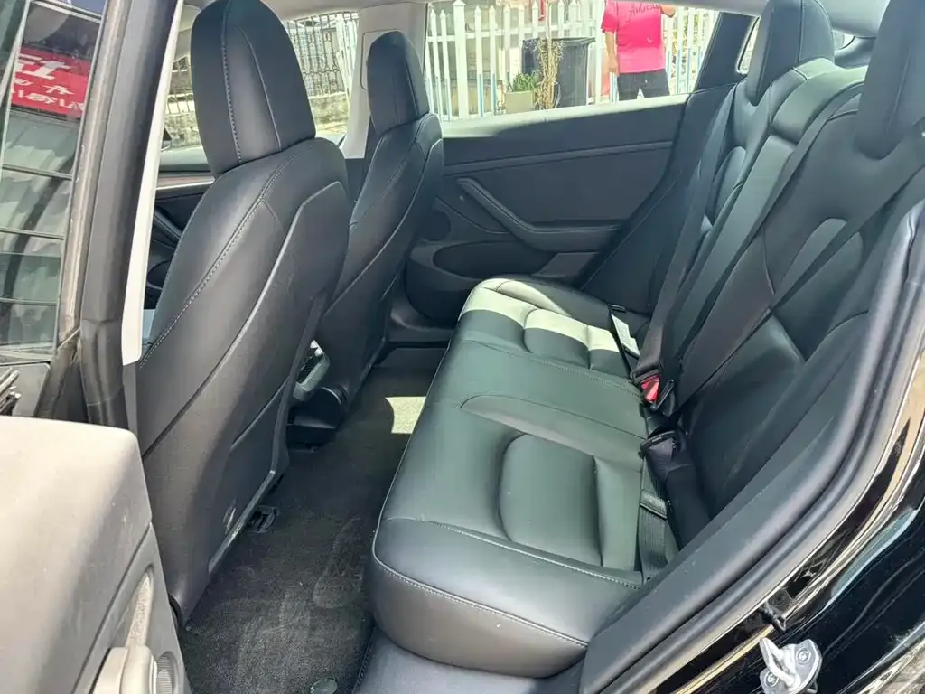 Tesla Model 3 — фото 10
