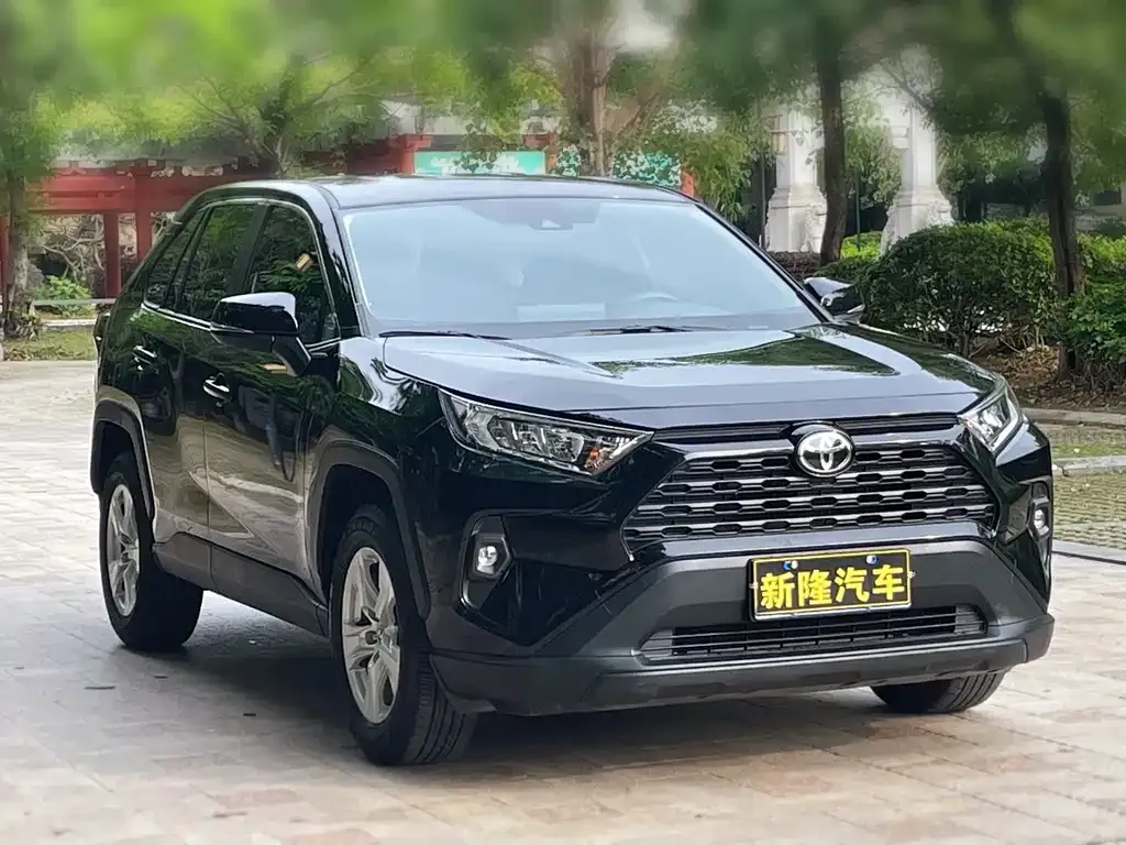 Toyota RAV4 — фото 10
