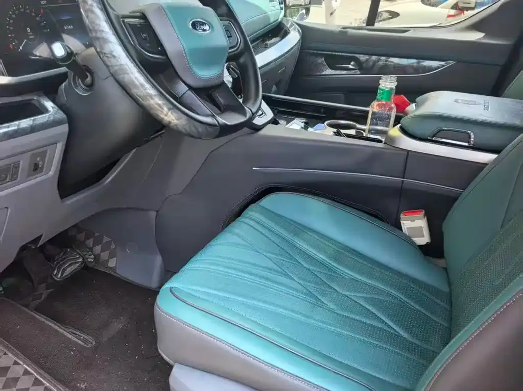 Ford Tourneo — фото 6