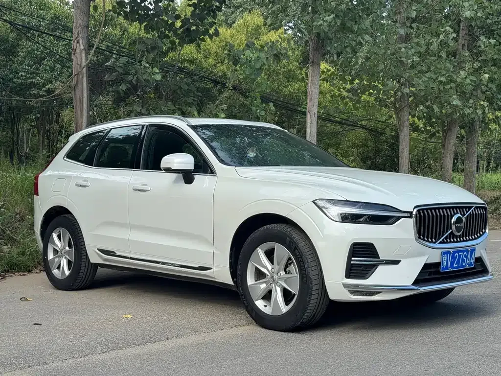 Volvo XC60 — фото 10
