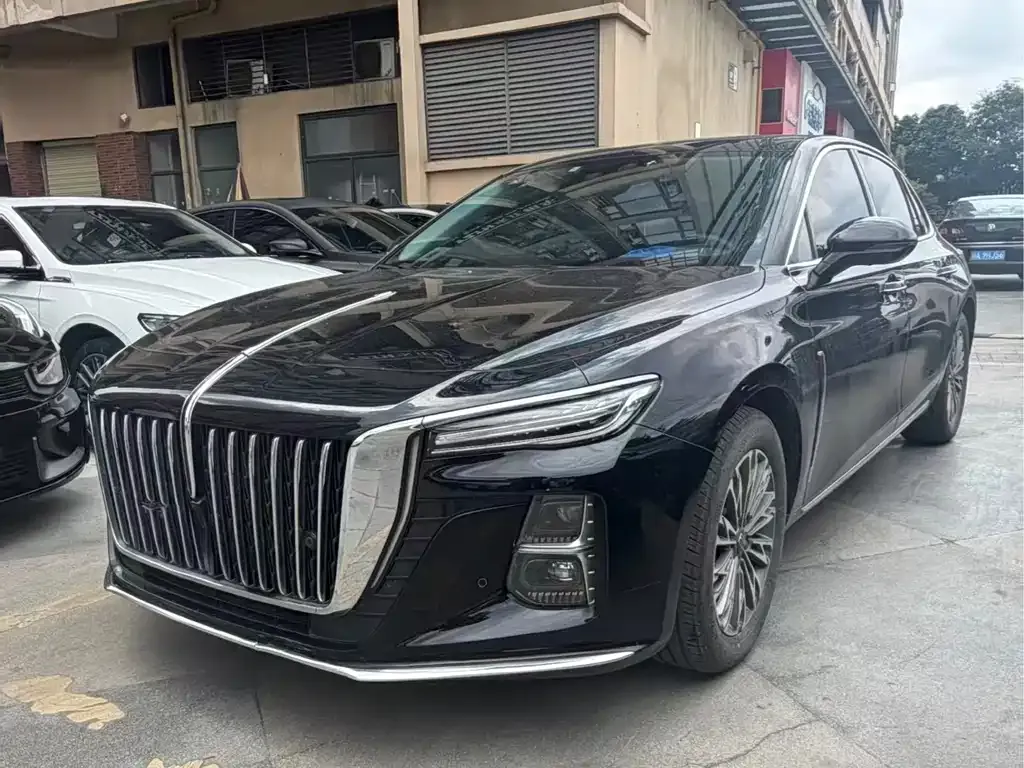 Hongqi H5 — фото 1