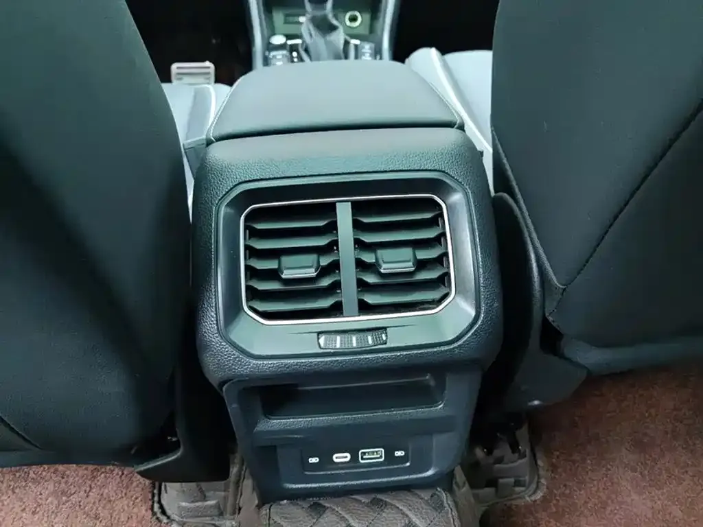 Volkswagen Tiguan L 2023 из CN, фото 7