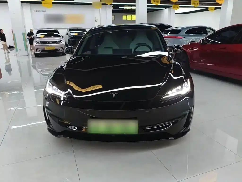 Tesla Model 3 — фото 9