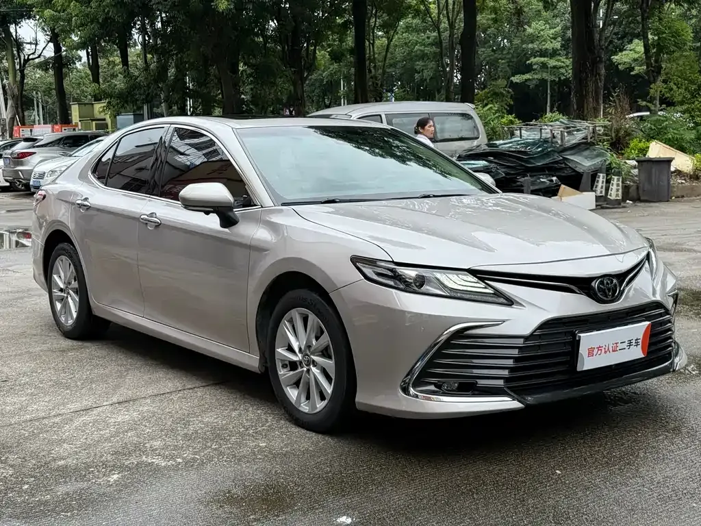 Toyota Camry — фото 9