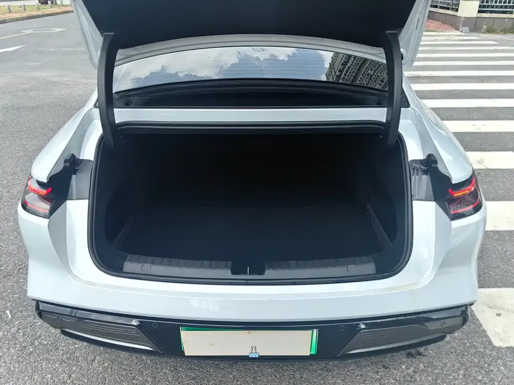 Geely Galaxy E8 2024 из CN, фото 9