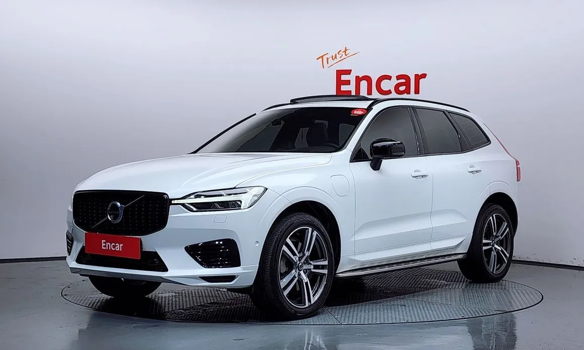 Volvo XC60 — фото 1