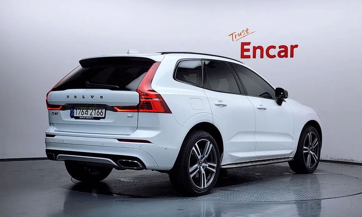 Volvo XC60 — фото 2