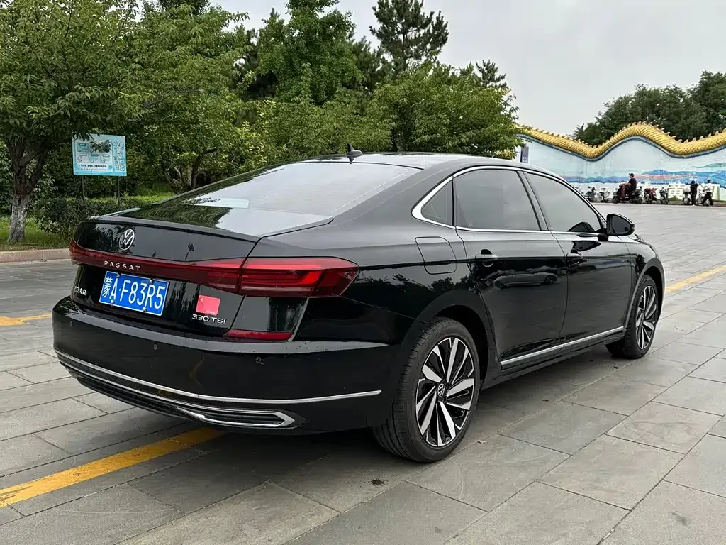 Volkswagen Passat — фото 9