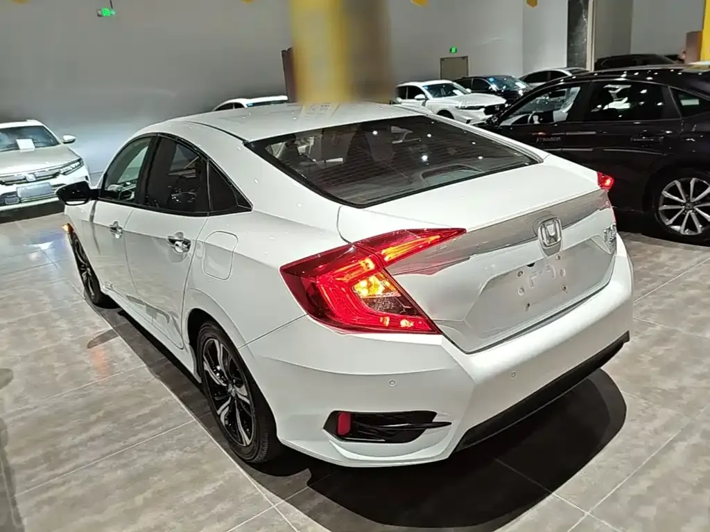Honda Civic — фото 9