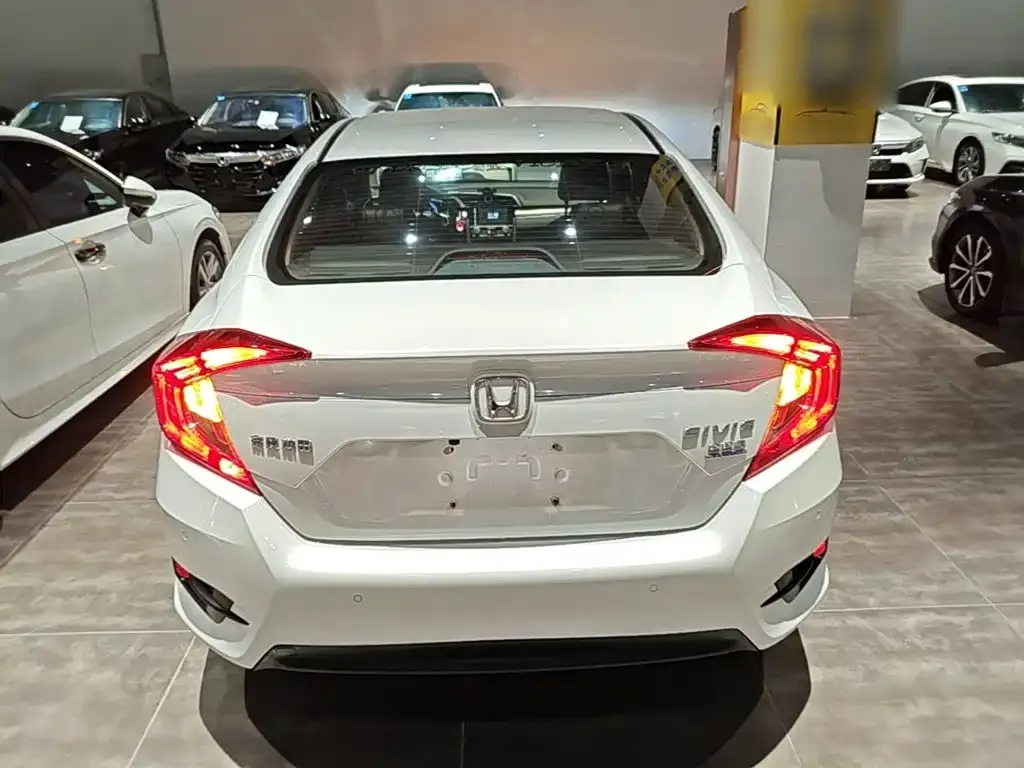 Honda Civic — фото 3