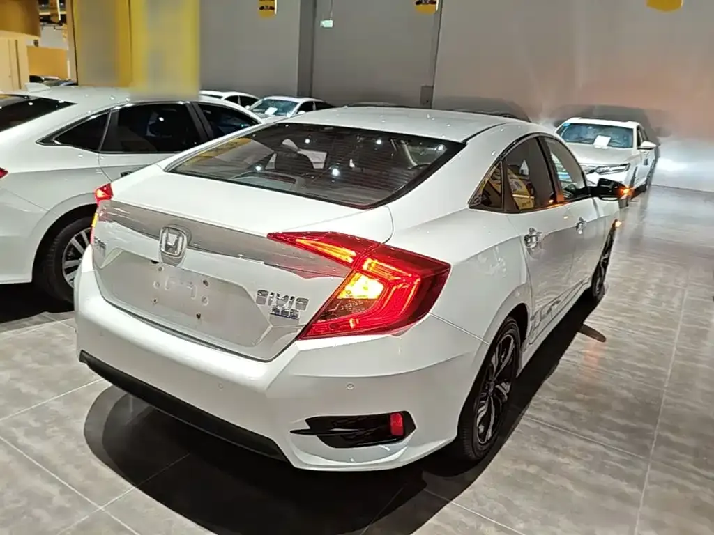 Honda Civic — фото 6