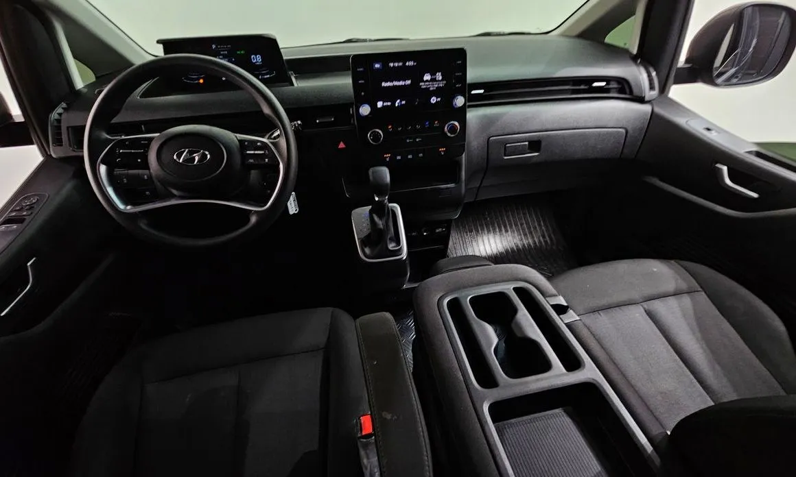 Hyundai Staria — фото 3