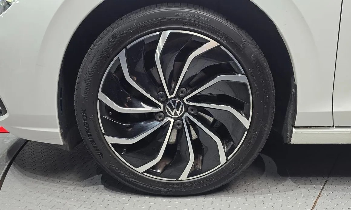 Volkswagen Golf 2024 из KR, фото 3