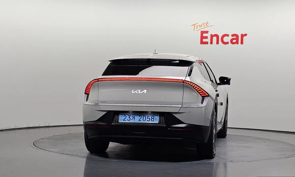 Kia EV6 — фото 6