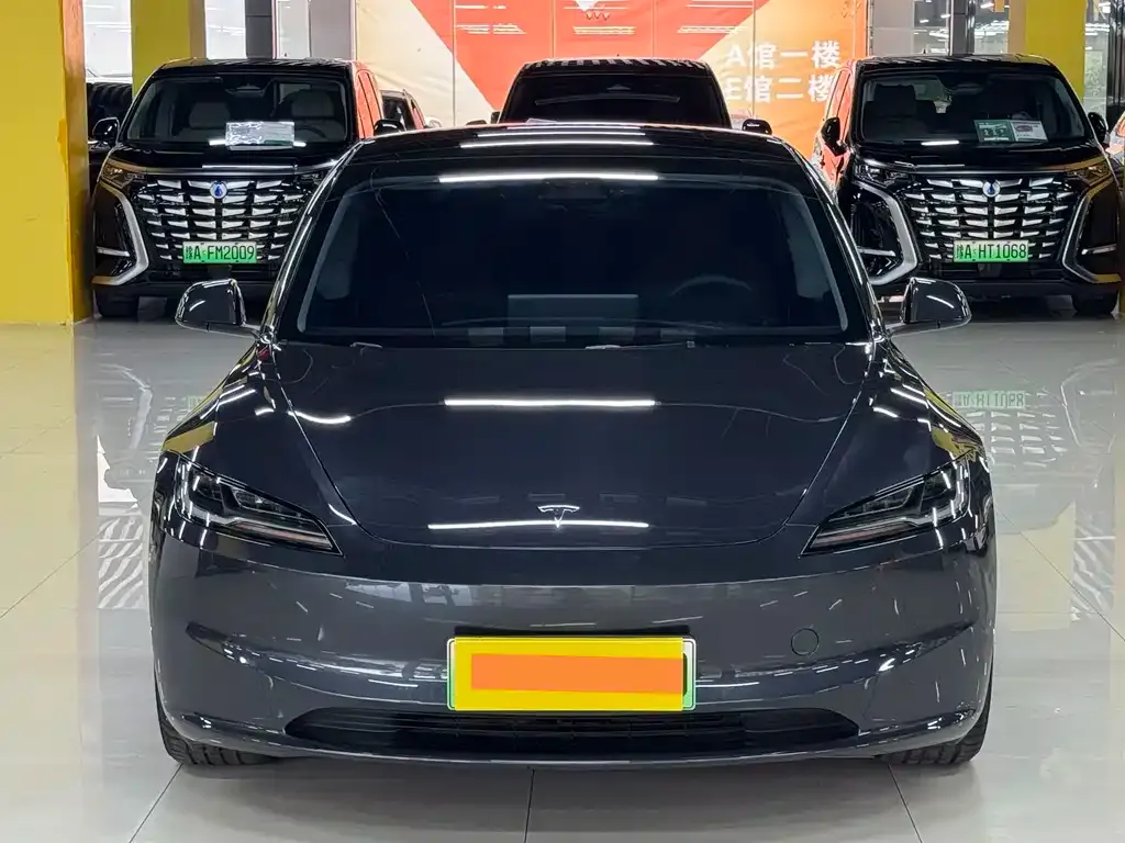 Tesla Model 3 — фото 4