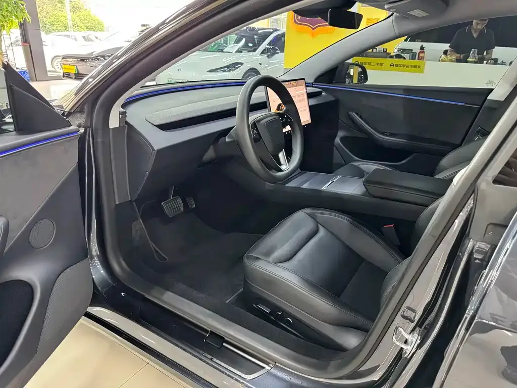 Tesla Model 3 — фото 5