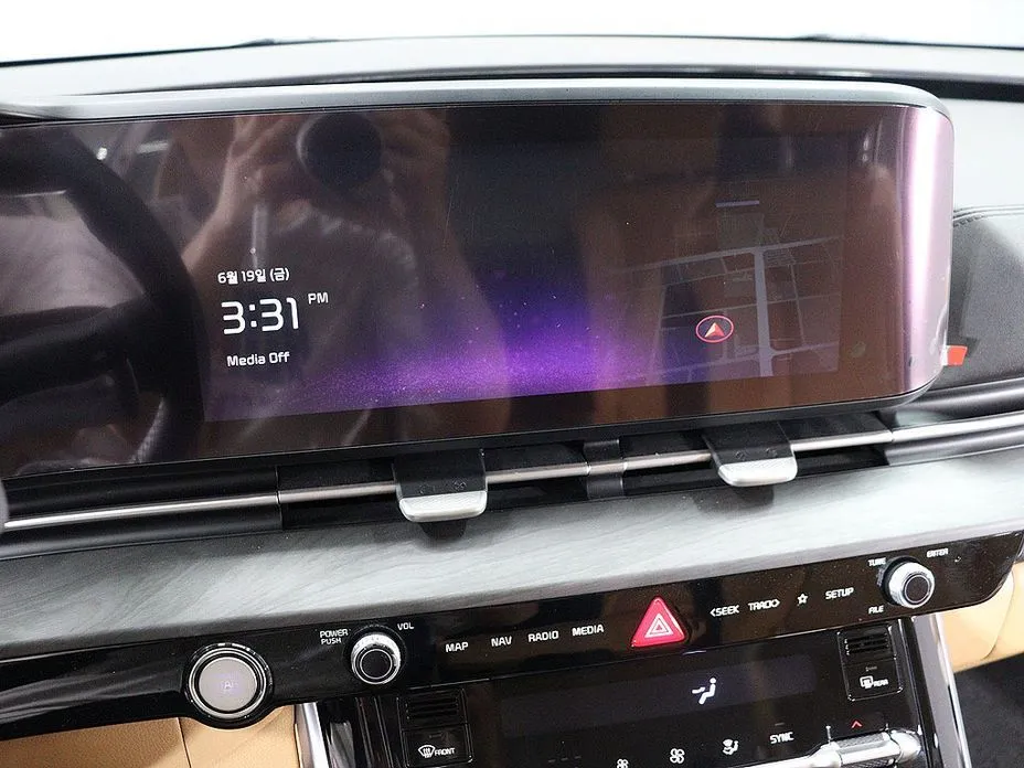 Kia Carnival — фото 10