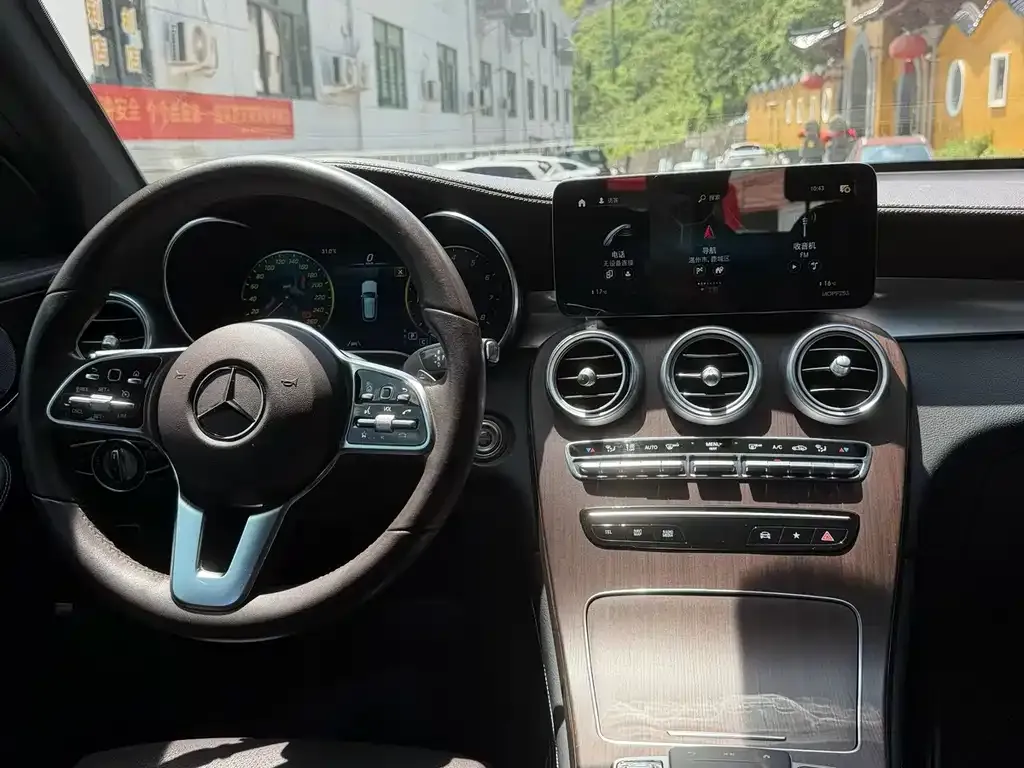 Mercedes-Benz GLC — фото 10
