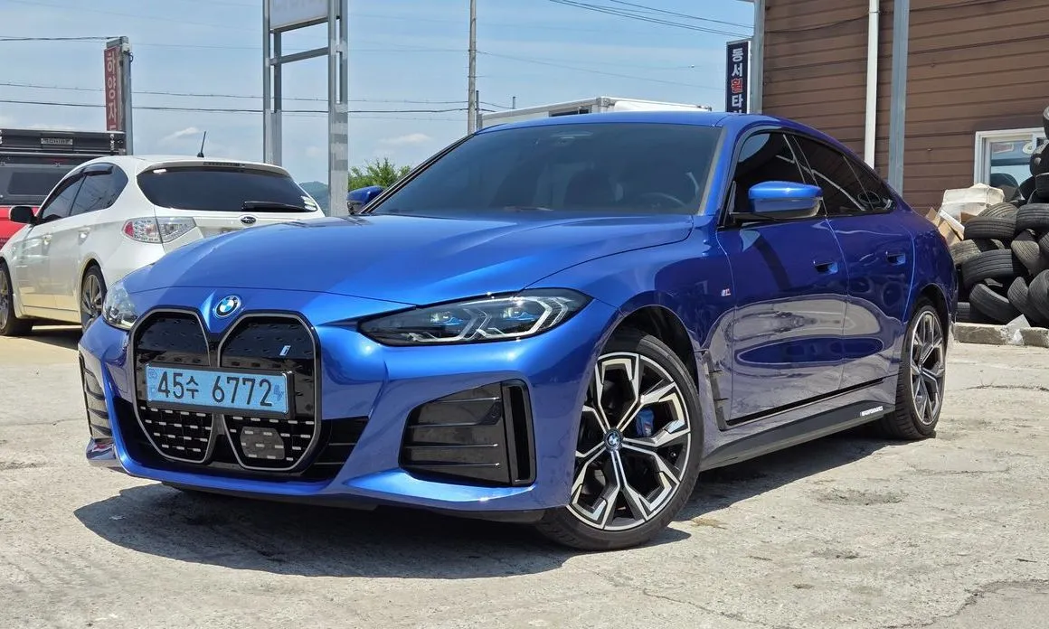 BMW i4