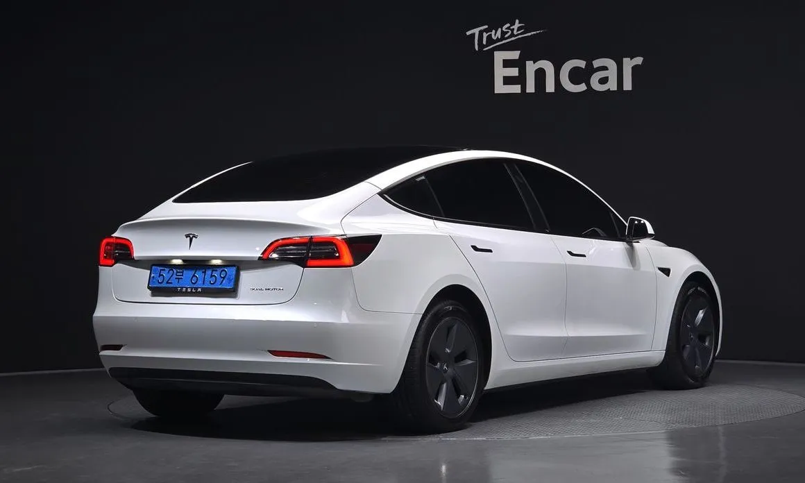 Tesla Model 3 — фото 2