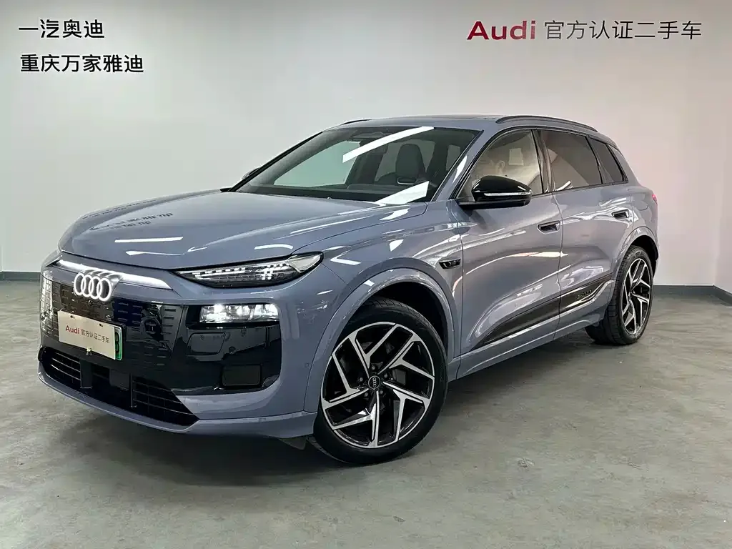 Audi Q6L e-tron — фото 1