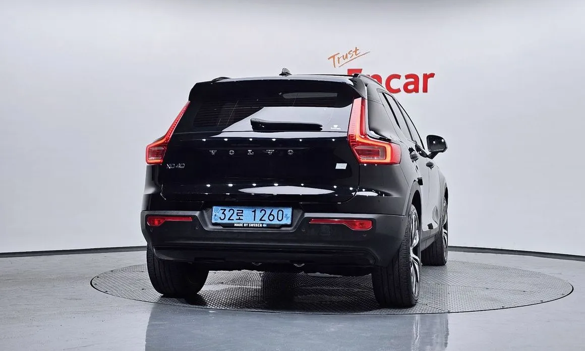 Volvo XC40 — фото 9