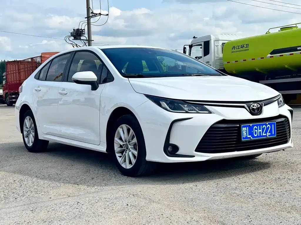Toyota Corolla — фото 10