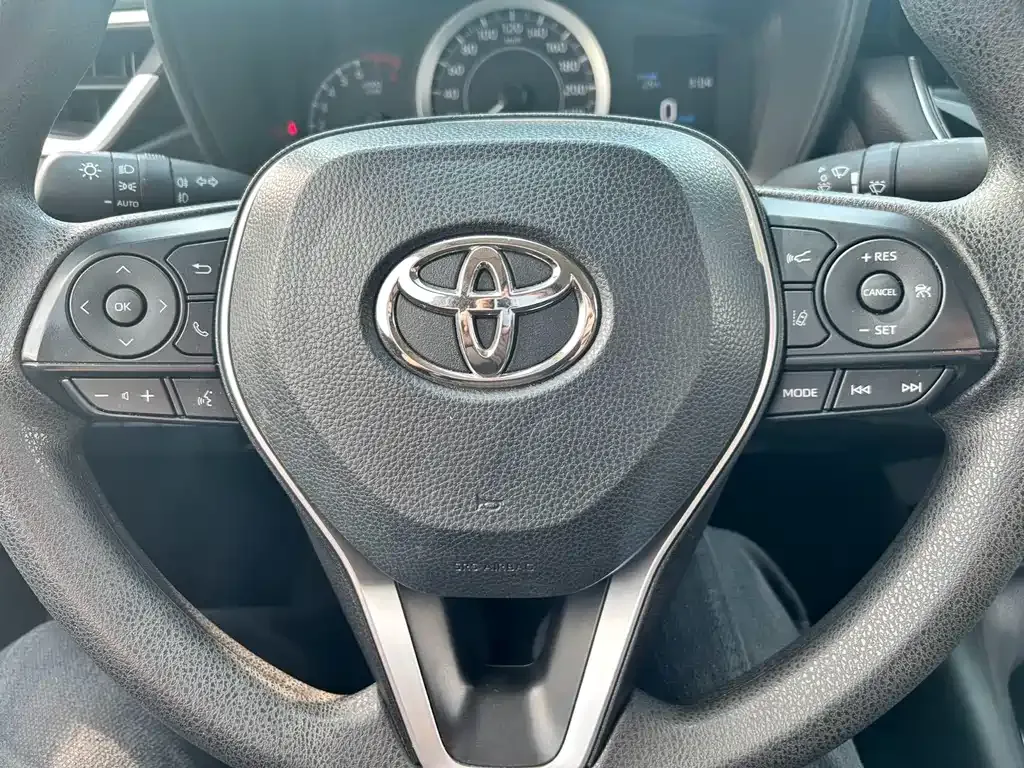 Toyota Corolla — фото 8