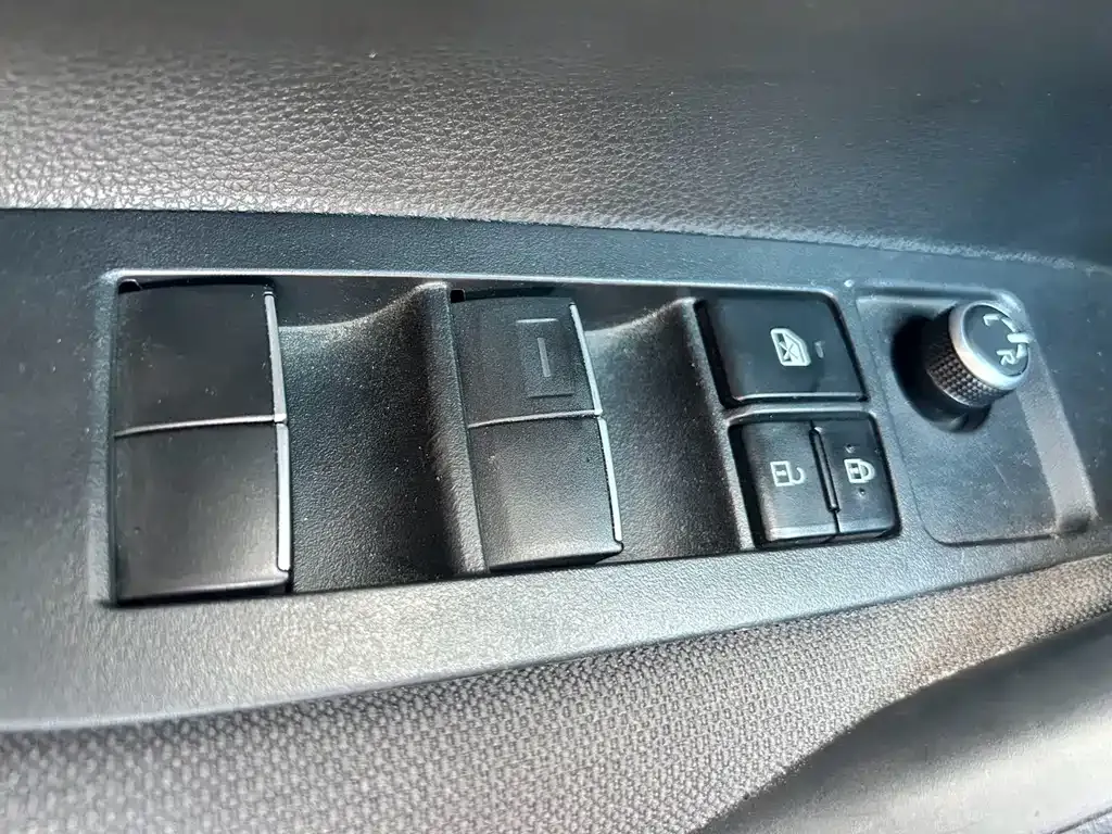 Toyota Corolla — фото 9