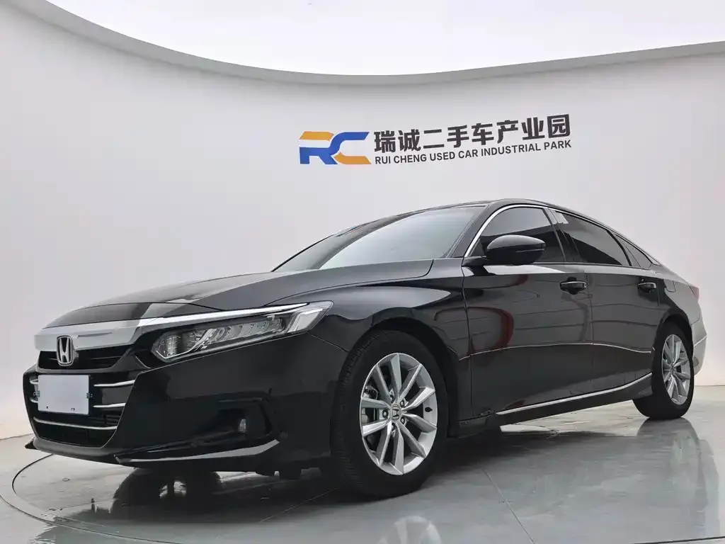 Honda Accord — фото 1