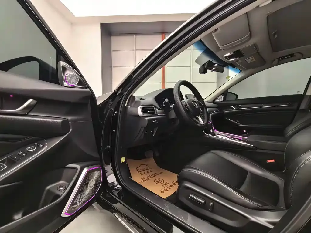 Honda Accord — фото 6