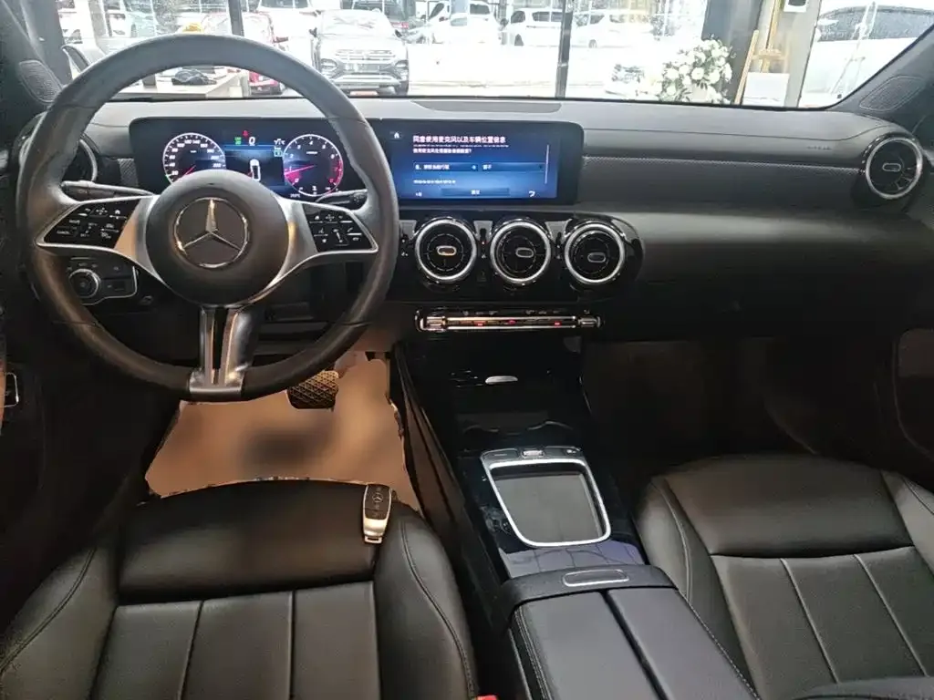 Mercedes-Benz A-Class — фото 10