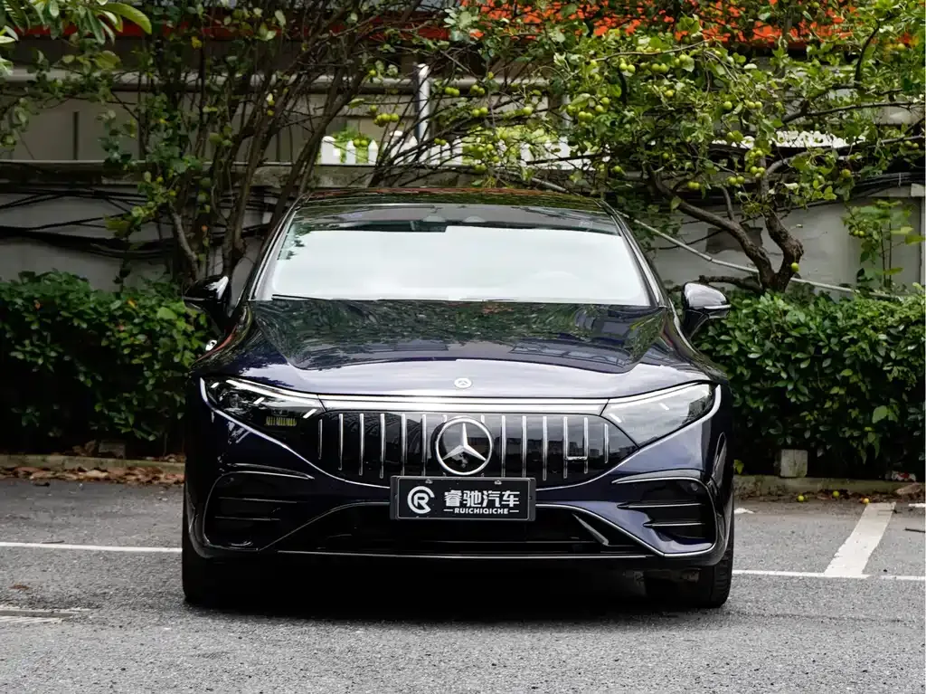 Mercedes-Benz EQS AMG — фото 7
