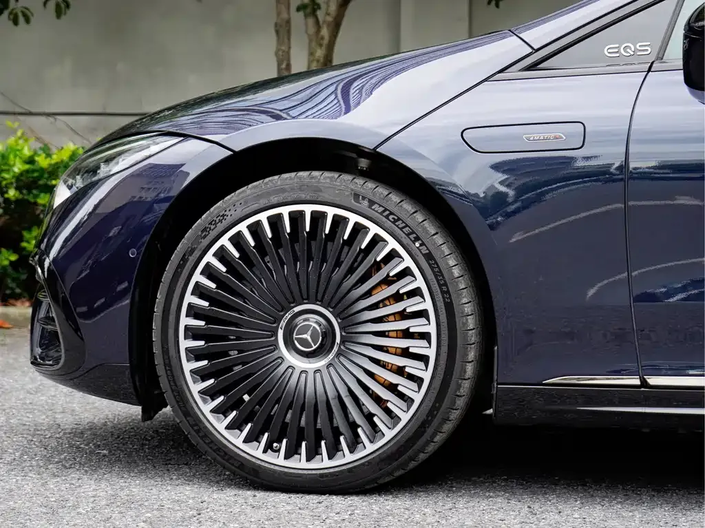 Mercedes-Benz EQS AMG — фото 3