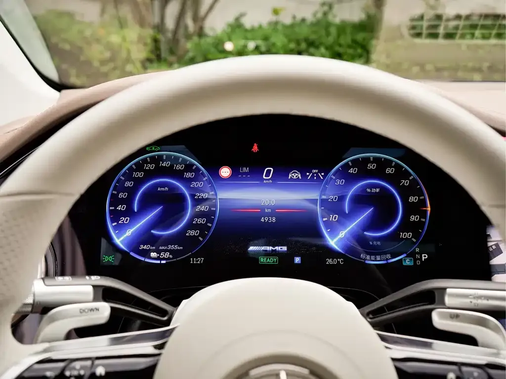 Mercedes-Benz EQS AMG — фото 4