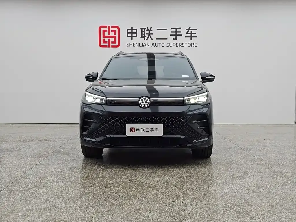Volkswagen Tiguan L — фото 10