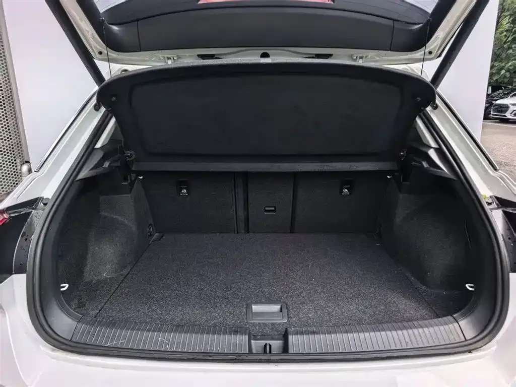 Volkswagen T-Roc 2022 из CN, фото 2