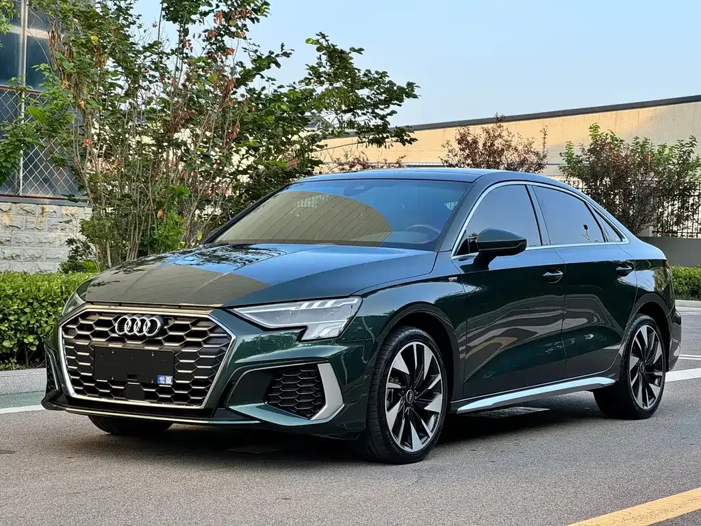 Audi A3 — фото 1
