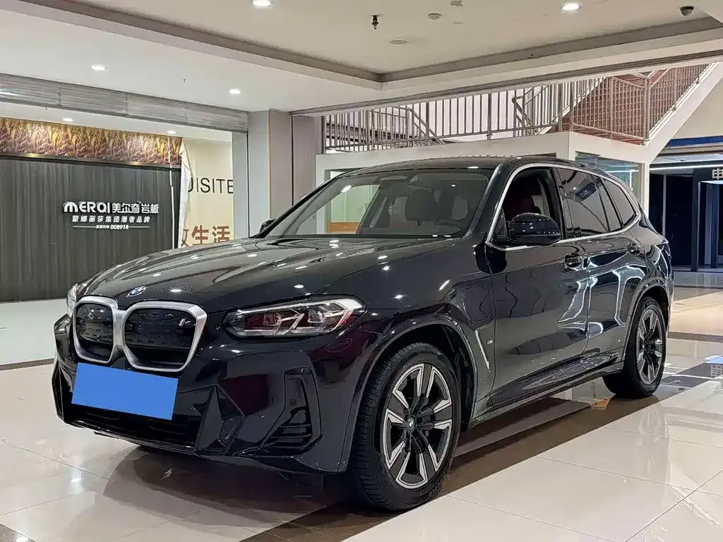 BMW iX3 — фото 1