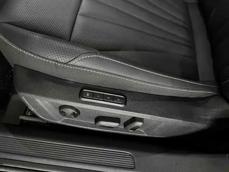 Volkswagen Passat — фото 10