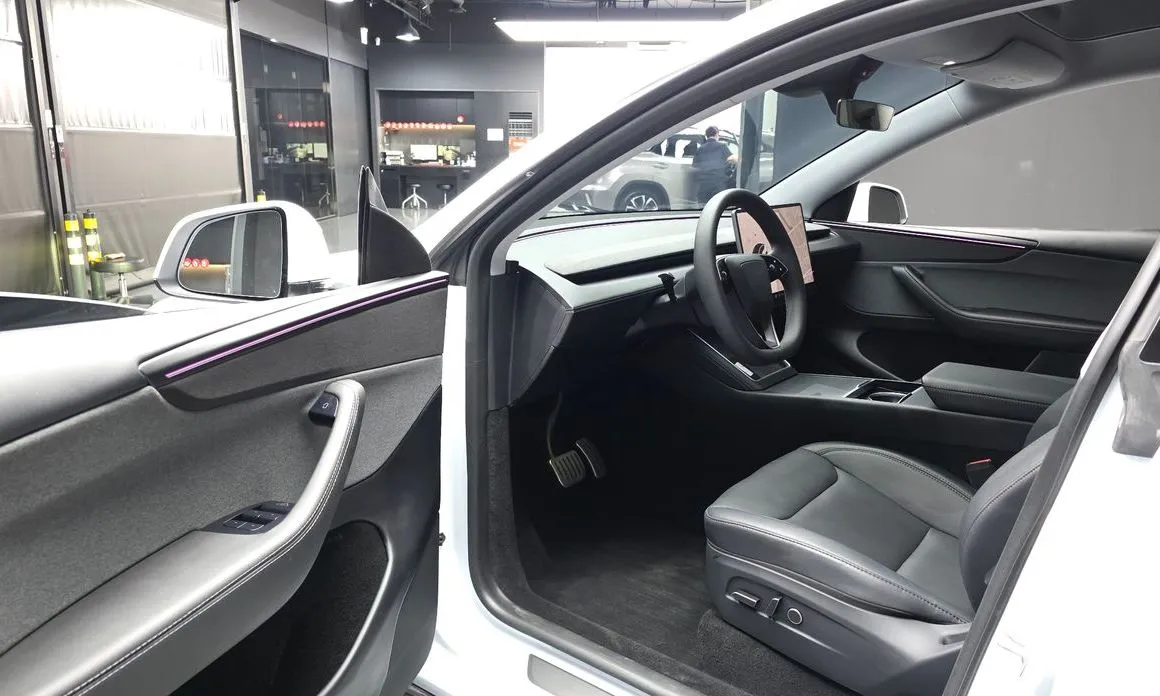 Tesla Model Y — фото 9