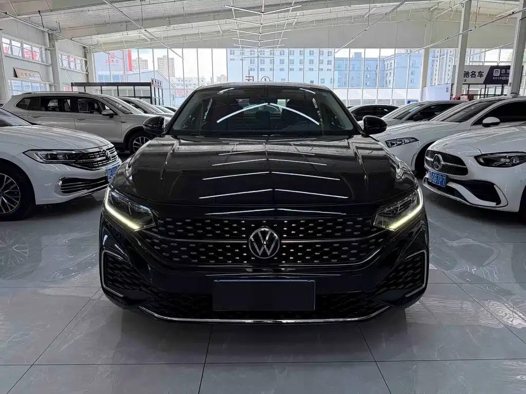Volkswagen Passat — фото 7