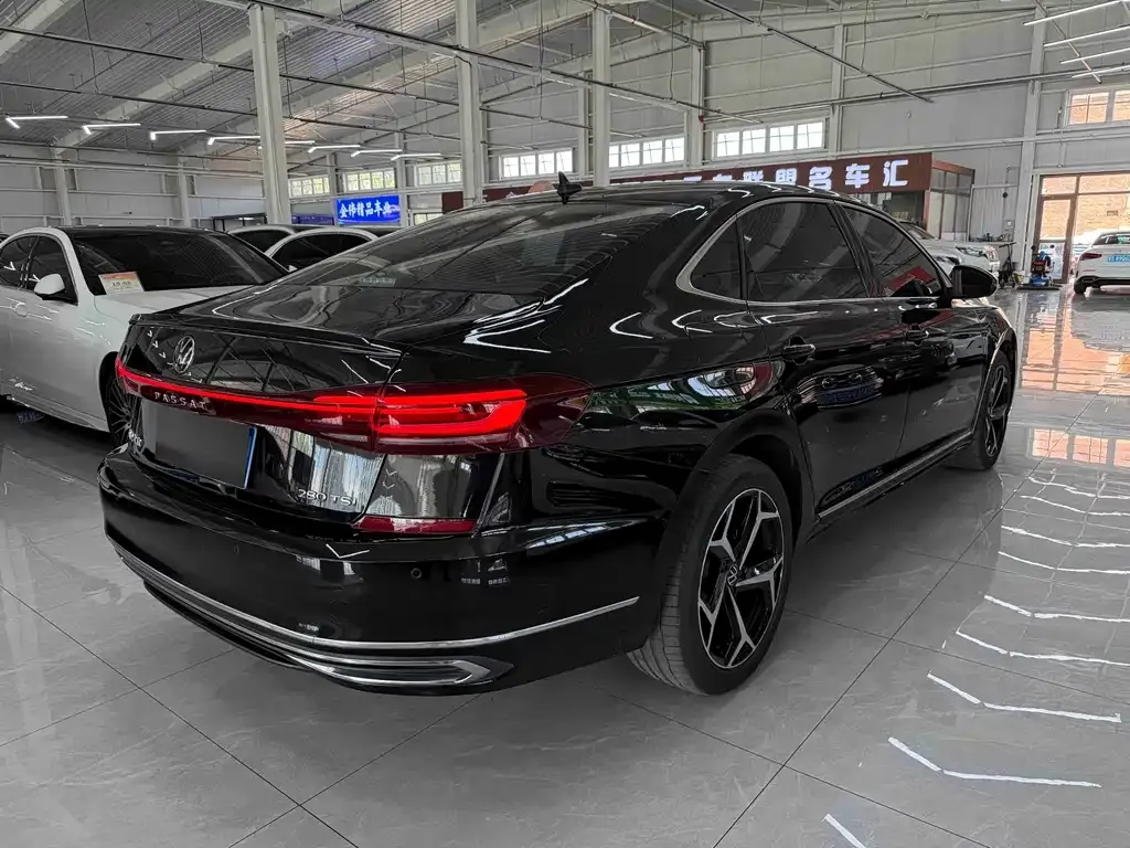 Volkswagen Passat — фото 4